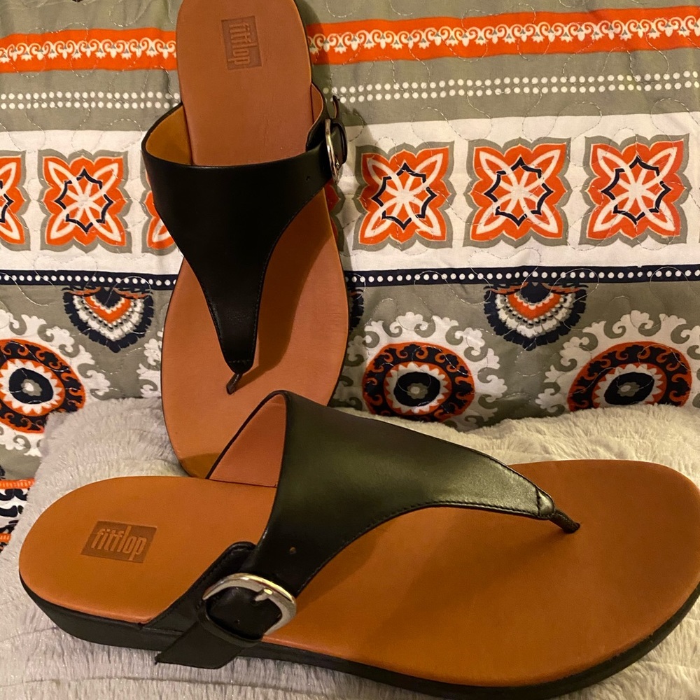 FitFlop black thong sandal. NWOT.